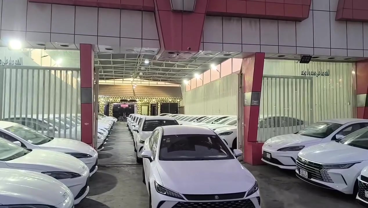 🚘 سيارات بي واي دي 2025 بلكن هايبرد 🚘
✨ زيرو بالكامل ✨
تعلن شركة حازم حياوي لتجارة السيارات عن عروضه لبيع سيارات بي واي دي 2025 بمختلف الأنواع والفئات وبأفضل الأسعار:
✅ كن بلاس
✅ سيل فايف
✅ دستروير
✔️ البيع بالجملة والمفرد
✔️ سيارات زيرو بالكامل
✔️ بلكن هايبرد اقتصادية جداً في استهلاك الوقود
✔️ تجهيز فوري وتسليم مباشر 

🏢 شركة حازم حياوي لتجارة السيارات
✨ عروضنا حقيقية… أساسها النظافة والمصداقية والشفافية في التعامل ✨

📞 للحجز والاستفسار: *********** اسيا 
***********  زين 
📍 العنوان: بغداد / الحبيبية / مقابل ملعب المدينة الدولي
⏰ لضيق الوقت نعتذر عن عدم الرد على التعليقات.
📞 نستقبل اتصالاتكم واستفساراتكم يومياً من الساعة 10:00 صباحاً ولغاية الساعة 10:00 مساءً.
🌹 مع تحيات شركة حازم حياوي لتجارة السيارات 🌹
