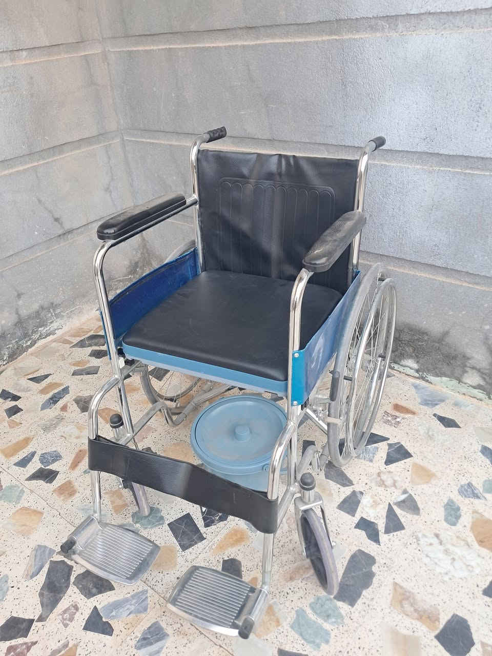 السلام عليكم عربانه مع حجله للبيع جدد استعمال قليل جدا عدة ايام العربانه سعرهه ١٤٠    الف والحجله ٣٠  الف
للاتصال ***********  
الموقع منطقة الموظفين قرب الصورة
السلام عليكم عربانه مع حجله للبيع جدد استعمال قليل جدا عدة ايام العربانه سعرهه ١٤٠    الف والحجله ٣٠  الف

