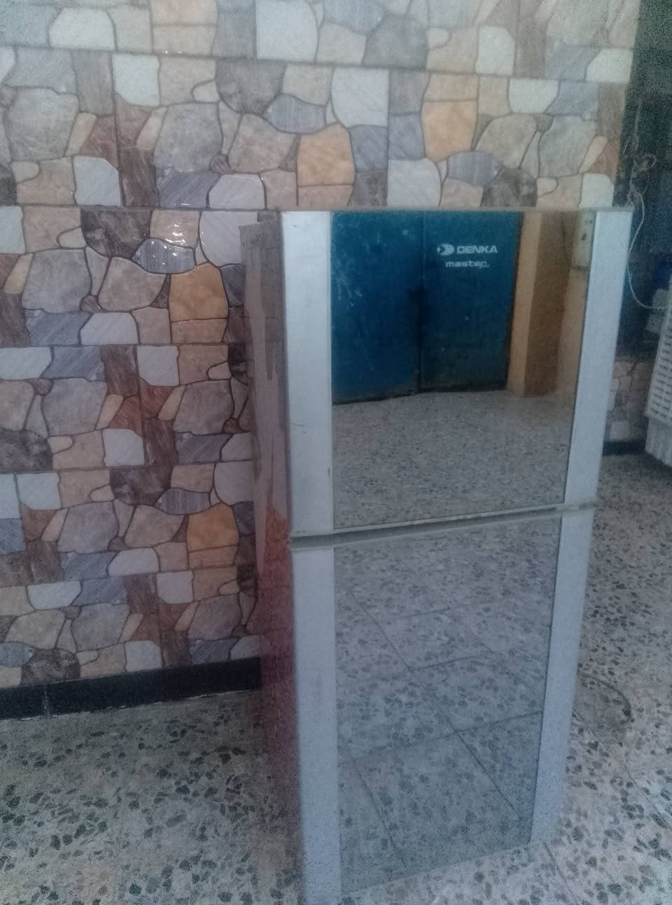 ثلاجات للبيع بغداد حسينيه معامل ***********
