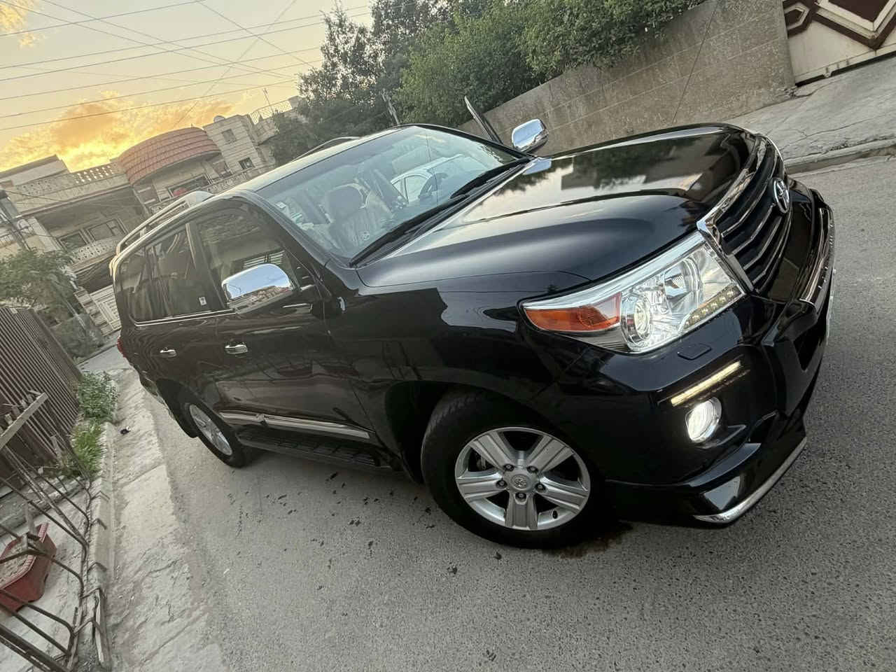 لاندكروز  بريم موديل  ٣٠١٣
السياره مكفوله كفاله عامه 
رقم شمالي اربيل تحويل ثاني يوم 
داخل بيجي ، شاشة اندورايد 
لايتات عدسات زرع بلادي 
كشنتات كهرباء اماميه 
مري كهرباء متحركه 
المسافة المقطوعه : 98000 الف كيلو 
السيارة جاهزة من كلشي  بحاله الوكاله 
الاستفسار على الرقم + واتساب 
***********
مكان السيارة بغداد
