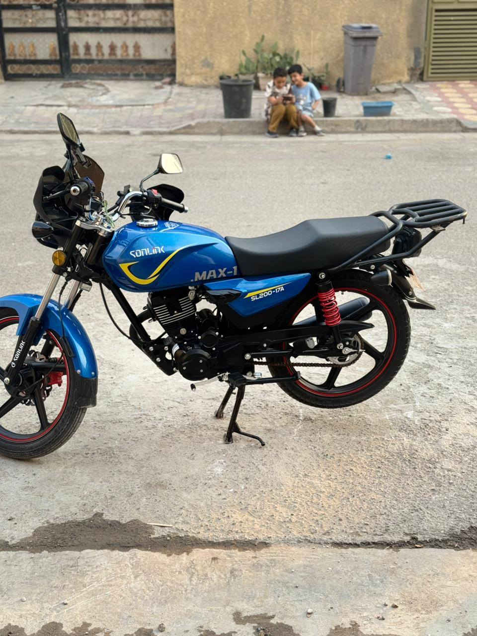 دراجه Sonlink Max1 cc200
مديل 2025
ماشيه 307ميل دراجه زيرو حاله الوكاله
ممتعوبه دهن امزويل اصلي ابدللها
تايرات جدد اشاير عالي ناصي ليت لد كهربائيات شغاله دشبول شغال 
دراجه كامله مكمله كبل للشارع مامدود عليها سبانه جيب فيتر وتعال افحص وجيك اوراق كامله 
عارضها /مليون وخمسين وبيها مجال حك الجيه
مكاني العبيدي رقمي /*********** بي واتساب واني خادم
