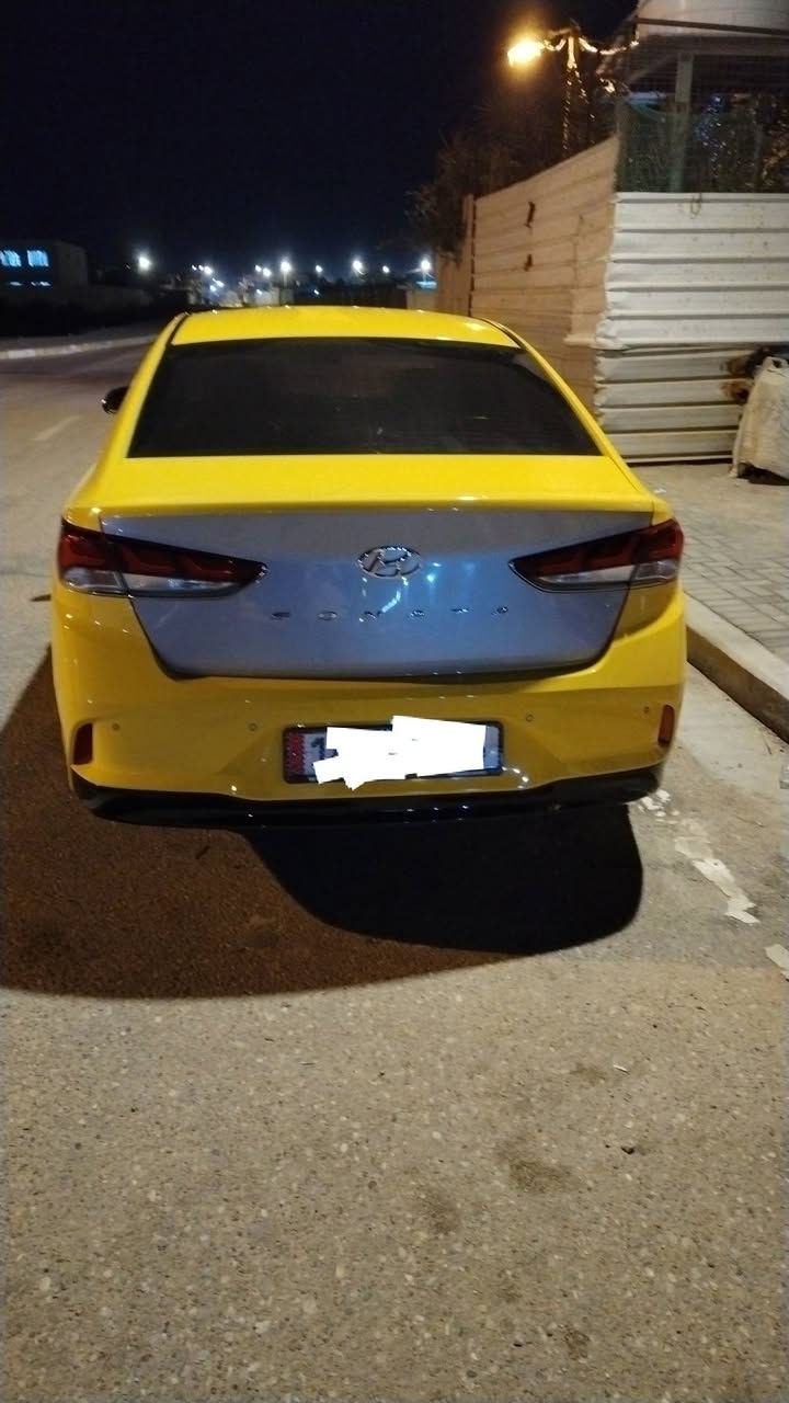 سلام عليكم سوناته للبيع موديل 2023 رقم بصره بسمنه تحويل ثاني يوم سياره توه طالعه من صبغ كفاله عامه فول مواصفات بس ماعده لبصمه اشاير بلمرايه لسعر خاص انه مكلف بلنشر ليحب يتصل ع هذا لرقم :***********
