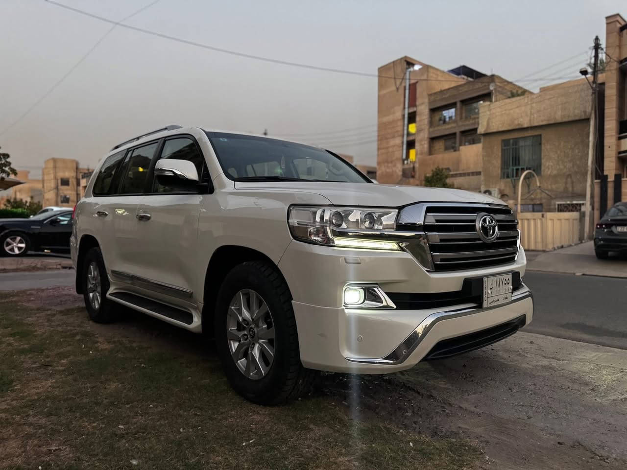 لاند كروز 2016
ماشيه 145 الف كم 
بريم اصل شاشه بالقماره 
GX.R فول مواصفات
6 سلندر
رقم بغداد انكليزي جديد ‼️ ( صور قبل تحديث الرقم ) 
مكفوله كفاله عامه صبغ وتبديل فقط بارد خفيف شبر يم قبغ البانزين 
نضيفه كلش وجاهزه ادامه كامله تخم تايرات جدد كامله 
مكان بغداد 

للسعر او الاستفسار :
***********
