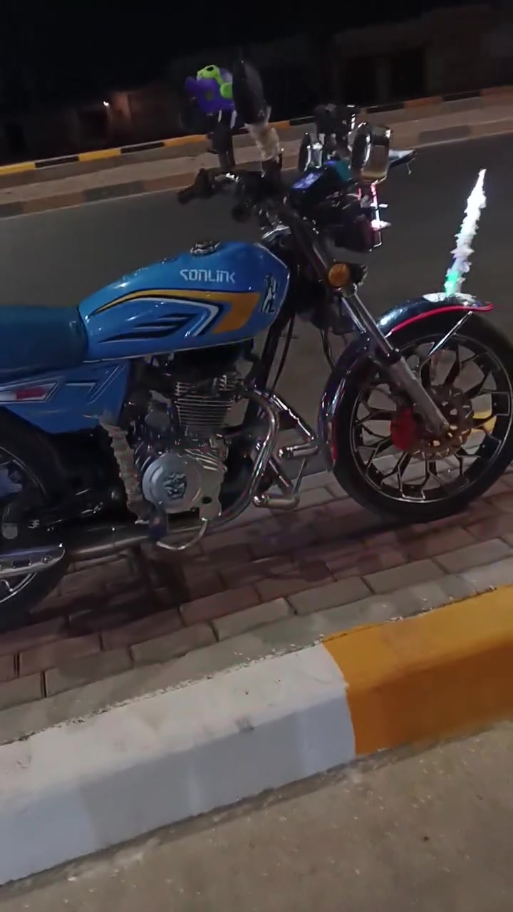 سلام عليكم للبيع دراجه سيفان 24شرط مكينه 200 ما مفتوحه مكانه بيجي  ***********
