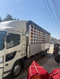 هينو شيطان للبيع موديل ٢٠٠٦ الطول ٧ وربع مكينه عادي محسن جديده كصت ياب...