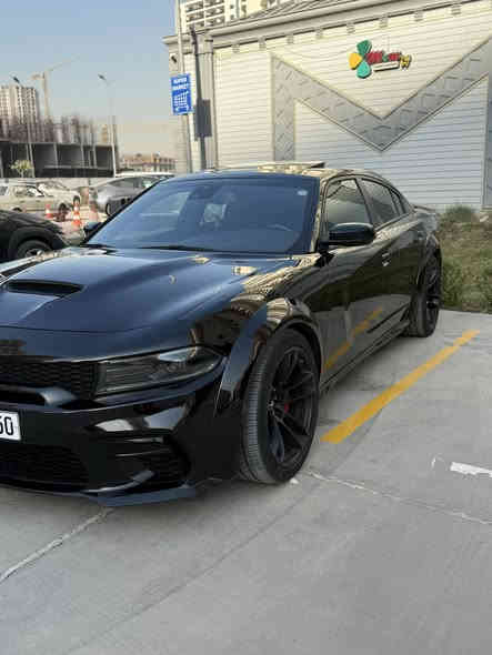 سلام وعليكم جارجر موديل 2023 لاست كول اصدار الاخير وايد بدي اصل  
وارد امريكي حادثة بنيد وجاملغ فقط صور مرفقة 
سيارة فول موصفات واحد على واحد رادر امامي سلايت وباقي موصفات معروفة  ماشية 35 فقط
السعر 298 
مكاني بغداد المنصور 
***********
