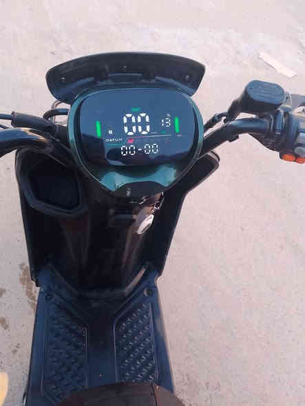 سلام عليكم دراجه دايوان بيكم 6بطاريات ليثيوم صار شهرين من أخذته من شركه القمه بيهه 6دبلات اربعه خلفيات مكاني البياع سعر950وبيهه مجال متواجد بس واتساب***********
