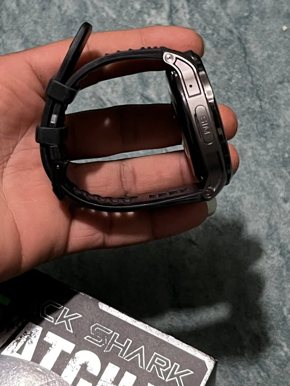 ساعه BLACK SHARK ساعه عملاقه تجي سيم كارت وتجي بيه كأمره صورته قويه ومكالمته واضحه اتخبل غراضه كامله وياه سير وشاحنته وكارت الضمان وتجي شاشه سوبر أمولد بيه مميزات كلش حلوه وتشغل كلشي حته ببجي رايده اب 110 الف مستعمله اقل الأسبوع حته لزگه خليتله مالشاشه ساعه كلش نازكه 
الشراي يدلل هاذه رقمي ***********
