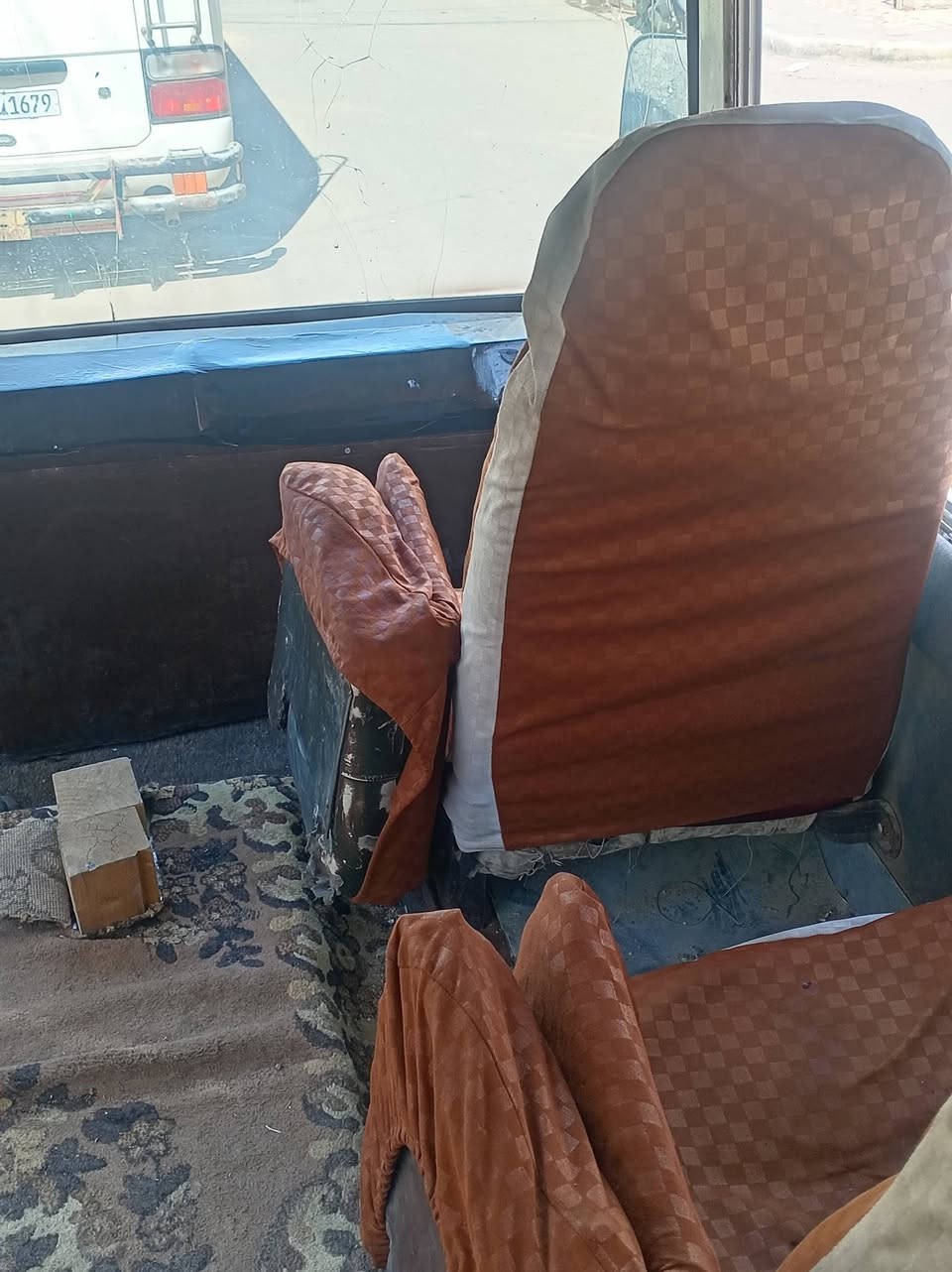 كوستر عريضه موديل ١٩٨٣ للبيع مكينه كير اكسل مكفولت مكاني بغداد السعر ٤ وبيه مجال ***********
