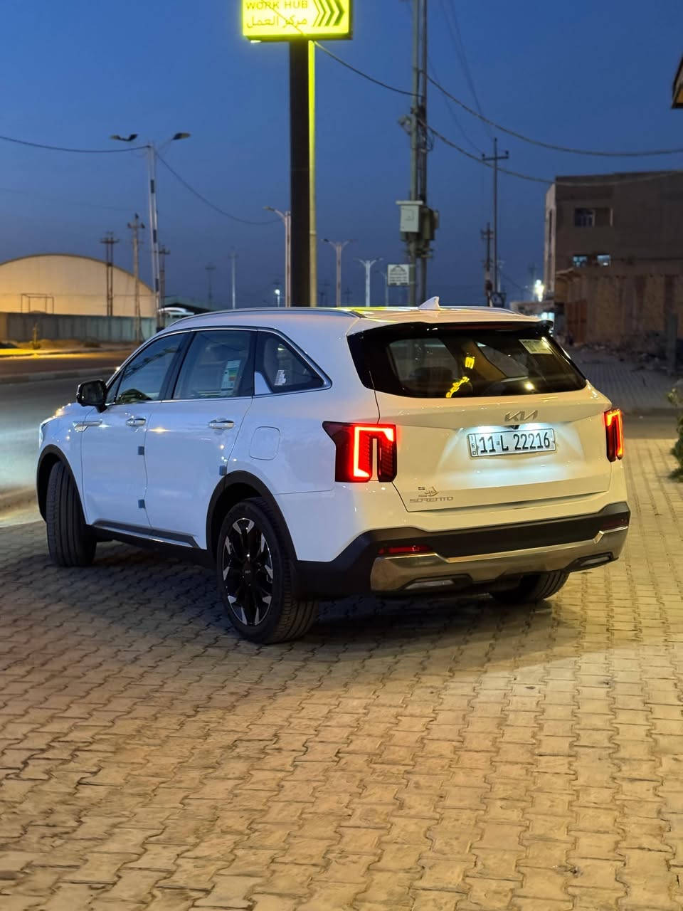 السلام عليكم ورحمة الله وبركاته 
رمضان كريم وتقبل الله صيامكم واعمالكم باحسن قبول 
للبيع كيا سورنتو 2025 خليجي خاضعه الى ضمان الدوليه 
السياره فول مواصفات اربع كامراات كراسي كهرباء اثنين داتا شو شاشه كار بلي بلاديه كير ماوس ويل حجم 20 وباقي المواصفات المعروفه للسورنتو السياره مغلفه كشنات وارضيه اصليات ب 350 دولار السياره ماشبه 1300 كيلو يعني بعدهه زيرو والسياره مكفوله من اي ملاحظات بعدهه جديده السعر 51 مليون دينار عراقي وبيها مجال قليل اي استفسار الاتصال ع الرقم *********** مكان السياره السماوه اسف للاطاله والموفقيه للجميع .
