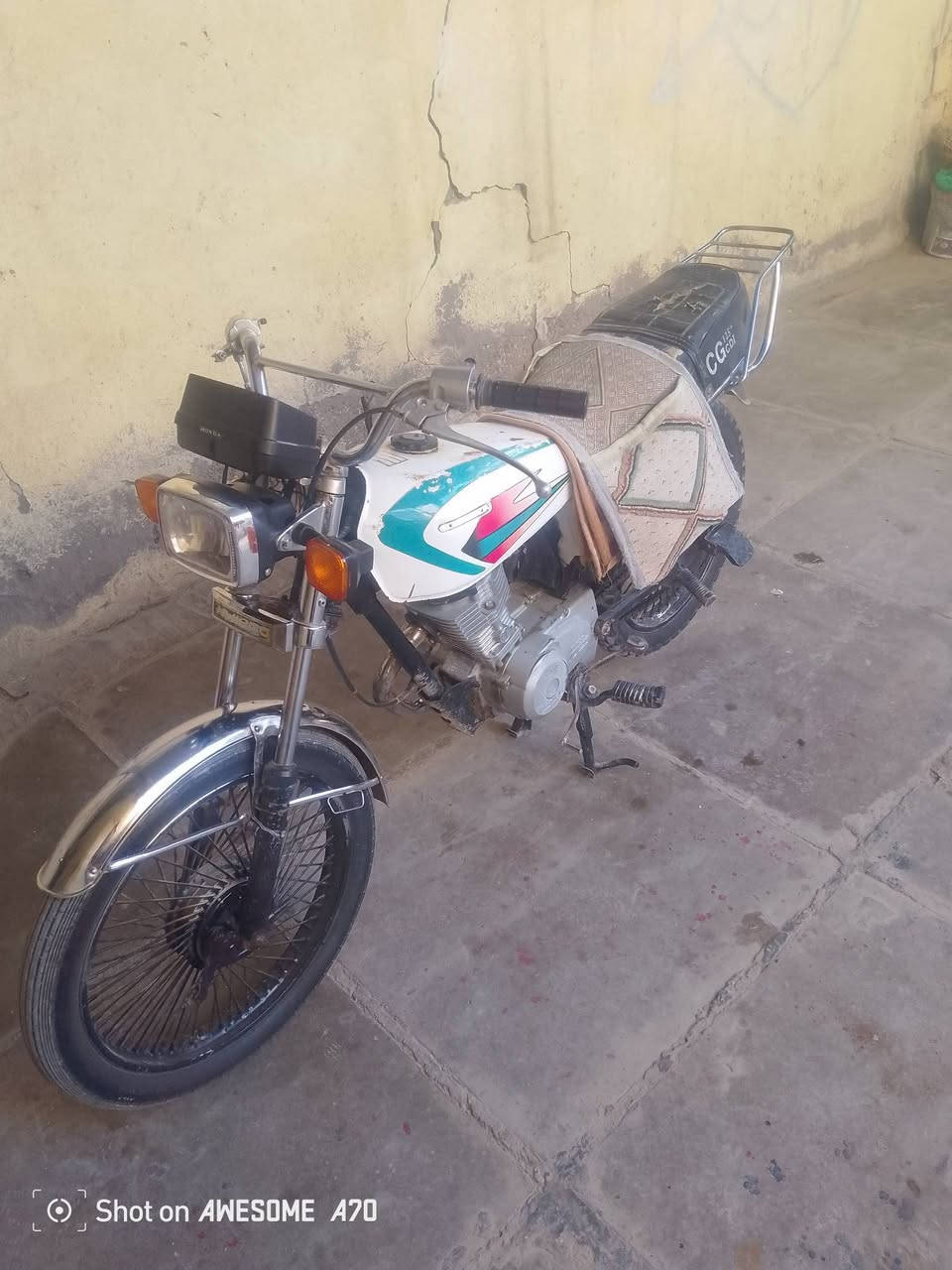 لبيع دراجه نامه برو كلك مكفوله من كلشي مكينه جديده سعر 250وبيه مجال مكاني محويل  شغاله خير من الله ***********
