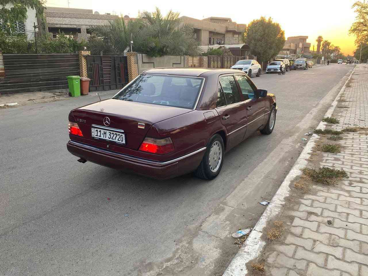 مارسيدس دب موديل 1991
مكينه 320 خراطيم 

منضومه تبريد جديده 

صدر امامي خلفي تخم تاير جديد

رقم بغداد بأسمي

صبغ عام قاعدة دبل السايق معمره 

بيه جاملغ خلفي ايسر بي تصليح فقط

السعر 72

مكان السياره بغداد الجديده

***********
