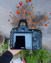 نيكون D7500 • عدسة ١٨-١٤٠ • نظيفه