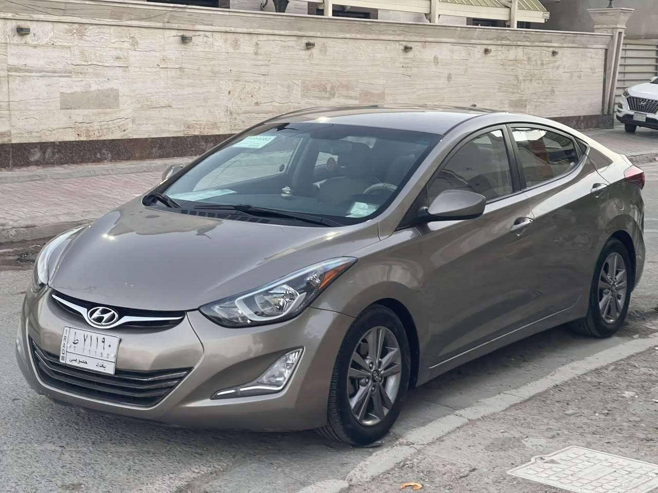 النترا 2016 سياره كفاله عامه وارد امريكي حادثها دعاميه خلفيه فقط سياره ليبل واحد كلها قطره صبغ مابيها وصور الحادث والسونر بالمنشور ماشيه 138mil حقيقي
 (مكينه2000 دوش شرط برغي منفتوح بيهن) صدر جديد تخم تاير تبريد تدفئه شغال داخل بيجي شاشه كامره سياره بلاديه ع وضع الشركه بعدهي وبالخير على الياخذها مكاني البلديات *********** السعر 120 وبيها مجال
