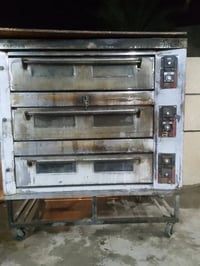 فرن للبيع شغال على الفحص سعر 11 ورقه الصواني 25وحده على 10قفل بدون عمل...