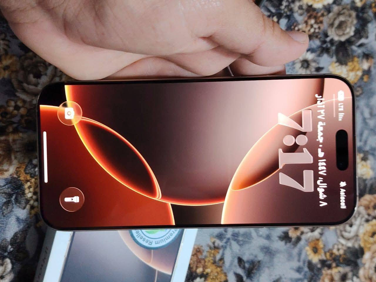 سلام عليكم للبيع ايفون  ١٦ برو ماكس ذاكره ٢٥٦ ضمان ماستر لون ذهبي كامل ملحقات نضافه ١٠٠% بطاريه ١٠٠ عدد دورات الشحن ١٧٦  المكان بغداد بسمايه السعر ١٥٥٠ الف الرقم ***********
