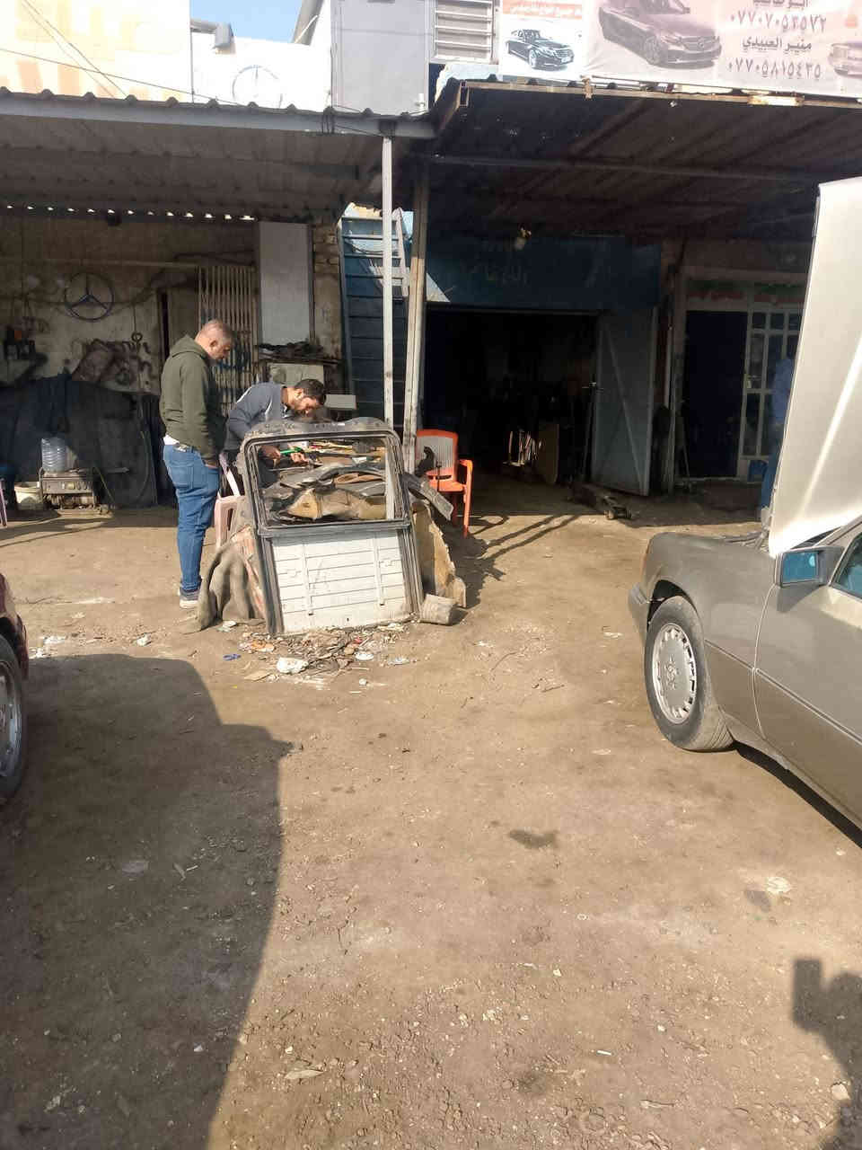 خدمات مرسيدس عنوان بغداد شارع شيخ عمر الثالث مجاور
مطعم خالو ***********ابوطالب 
***********منير العبيدي
