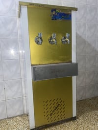 للبيع براد نظيف بدون اي عيب شرط سعره 250الف 07502996775 واتساب
