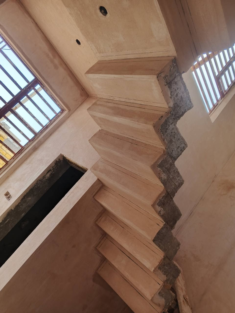 السلام عليكم لباخ درجه اوله عملي سمنت وجص وبورك شرط استلام هندسي 
‏‪***********‬‏
