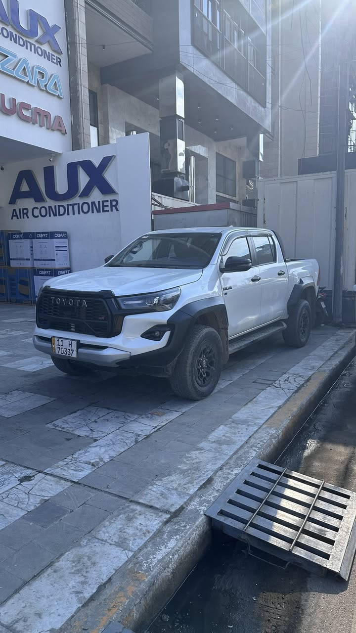 السلام عليكم بيك هايلوكس GR
ماشية 25.000km
موديل 2025
سيارة فول مواصفات كامرات محيطة حساسات 
فول 
36.000$
الاستفسار اكثر. ***********
