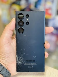 للبيع S23 الترا جهاز بي فطر بل شاشة والظهر السعر 450 وبي مجال 07844040...