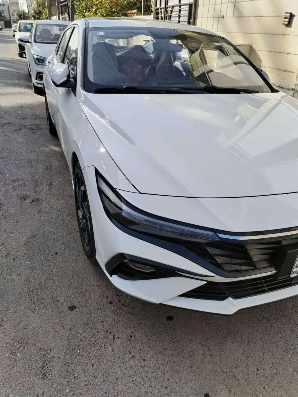 * ويل كب حجم 17
* فتحة سقف
* فول تحكم ستيرن
* شاشة وسطية
* كروز سرعة
* اوتو هولد - درايف مود - سايد بريك كهرباء
* كشنات جلد
* كامره دوارة
* بصمة أبواب وتشغيل
* لد نهاري
* حساس جنطة
* شاشة دجيتل
* مكينة 1500 دبل نوزل 2023
سيارة رقم اربيل بأسمي ماشية 41 الف  بيها صبغ بالجاملغ الخلفي الايسر يم قبغ البانزين السعر135
للاستفسار الاتصال على الرقم ***********
