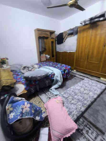 بيت 100م للبيع حي الوفاء قرب المجسرات الزهراء منطقة 40 بسمي طابق ونص يحتوئ من غرفتين نوم صالتين مطبخ استقبال وحمامات نظيف كباله حديقه السعر 115 مع مجال
التواصل على الواتساب ‏‪0774 476 4971‬‏
