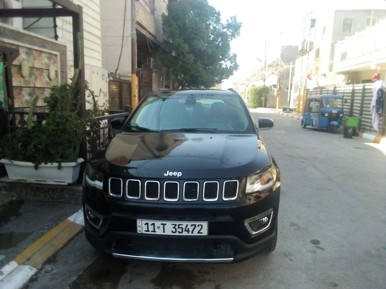 جيب كومباس 2018وارد أمريكي ممشى 42 ميل
رقم : ***********
فول مواصفات فتحتين 
سعر 140$وبيها مجال
• 🎨 لون السيارة: أسود 
• ⚙️ عدد السلندرات: 4 سلندر
• 🧠 حجم المحرك: 2400
• 🪪 رقم اللوحة: بغداد  باسمي
• 🖤 مقاعد جلد أسود 
صندوق كهربائي تشغيل من بعد 

المواصفات:
• 🔘 تشغيل بصمة
• 🚪 دخول ذكي
• ⚡ كشنات كهرباء
• ♨️ كشنات أمامية تدفئة
• 📺 شاشة كبيرة
• 📡 تشغيل عن بعد
• 🎥 كاميرا خلفية دوّارة
• 🔻 سايد بريك بصمة
• ❄️ قطعتين تبريد
• 👁️‍🗨️ نظام النقطة العمياء
• 💡 إشارات على المرايا
• 📶 رادار أمامي وخلفي وجانبي
• 🛞 ثلاث أنظمة قيادة: أوتو، جبلي، ثلجي
• 🚧 نظام خروج عن المسار
• 🛑 نظام التوقف التلقائي
• 🧩 هواي مواصفات إضافية
ايرباك سيستم 
حادث موجود تقرير بصور 

 مكان السيارة بغداد زعفرانيه
