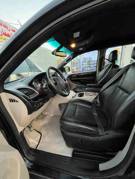 دوج كرفان موديل ١٩ ابواب كهربائية تحكم ستيرن تشغيل عن بعد بصمه عدد٢ نضام ايكو تخم تاير مكينه ٣٦٠٠كير ومحرك نضيف كشنات جلد شفط صور الحادث مرفقه مع الصور 
تبريد ٣قطع...ماشيه ٧٥
سعرها ١٦٠ وبيها مجال عنواني العماره سنويه باسمي تحويل ثاني يوم 
رقمي***********
