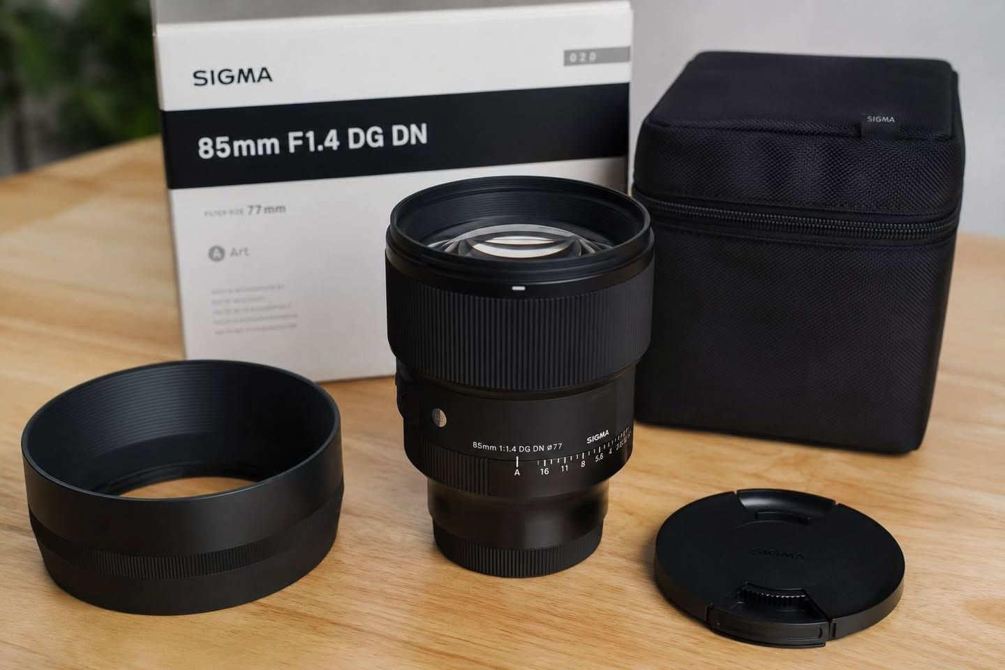 عدسة سيكما 85mm فتحة عدسة 1.4 الخاصة بسوني، مختصة بتصوير البورتريه وتعطي عزل وخامة تصوير جداً احترافية  ١.٤ فتحة العدسه ✨

العدسة مستخدمة استخدام خفيف جداً ونظيفة، سبب البيع فقط للحاجة إلى المال 

السعر : مليـون و١٥٠ الف

متوفر واتساب واتصال
***********
