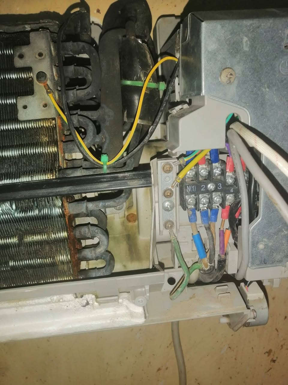 لا تحتار ولا تفكر  احنه نجيك لحد بيتك بكل مناطق بابل اتصل والباقي علينا 📞☎️ كادر متخصص للاتصال بالرقم((***********))
✴️صيانة 🛠 موقعية في جميع مناطق بابل للسبالت والمكيفات 🏔️🥶 
✴️تنصيب ⚙️ جميع انواع السبالت
🔸تنصيب سبالت جميع انواع السبالت2 طن جداري 3 طن عامودي
والمركزيه 
✴️فتح وغسل 🚿 جميع انواع السبالت.. الغسل يشمل فتح تام للسبلت واعادة تنصيبه 🌧️☃️
✴️صيانة الليك 🛠 وشحن الغاز وصيانه السبالت بل كامل جميع العطلات
✴️الغاء الصمام العاكس بحرفية 🔧
✴️تبديل الضاغط مع تنظيف المنظومة وغسل الجهاز 🔧🔨
وكل ما يخص السبالت جميعها النقل والشد والتصليح 
***********

