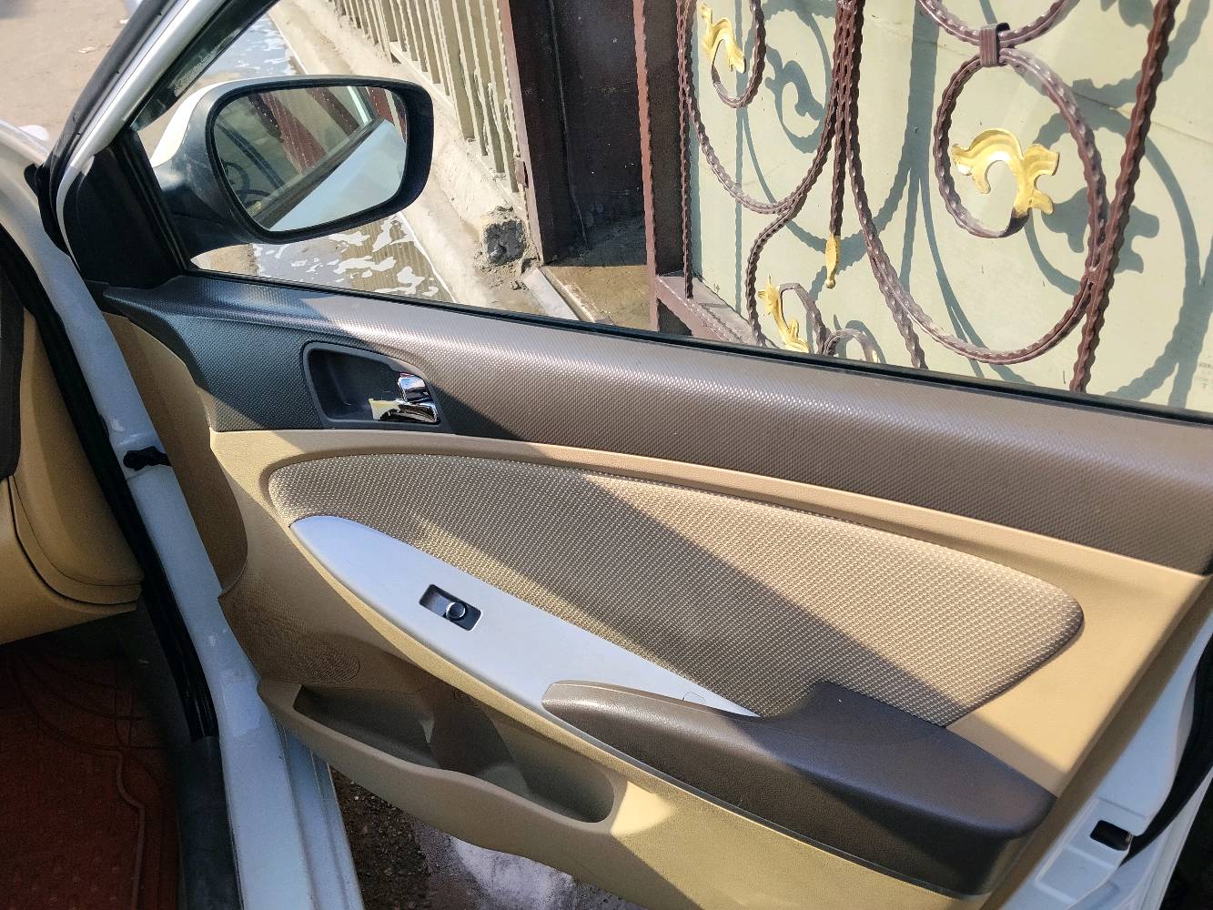 اكسنت 2013 خليجي محرك 1600 دوش رقم بغداد باسمي كير محرك تبريد كفاله تايرات باتري صدر سياره جاهزه من كلشي باسمي شاشه كامره  تحكم ستيرن فتحه سعرها 100 وبيها مجال مكاني بغداد  ***********