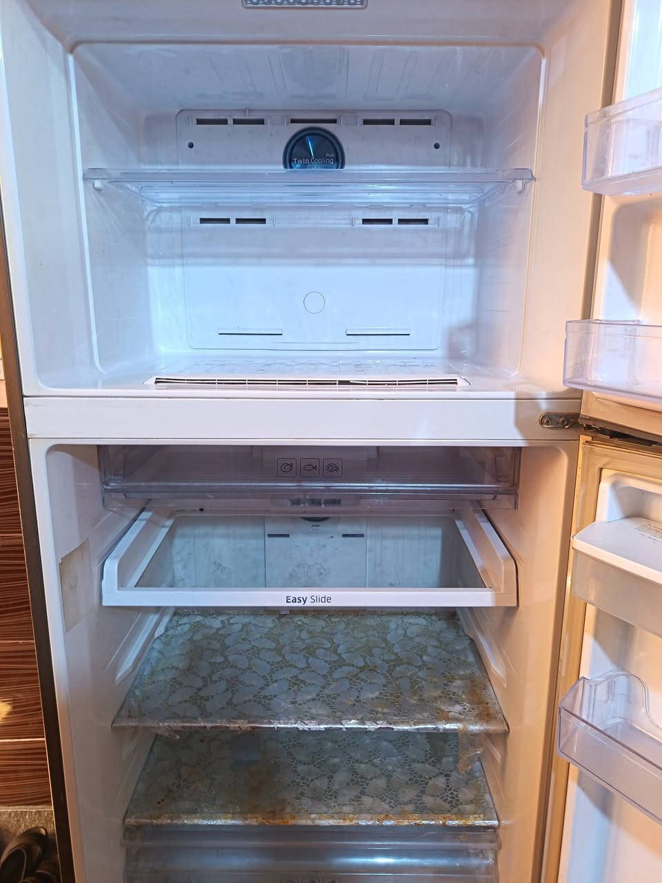 ثلاجه نضيفه كلش السعر ٤٠٠ الف
بغداد مدينه الصدر ***********
