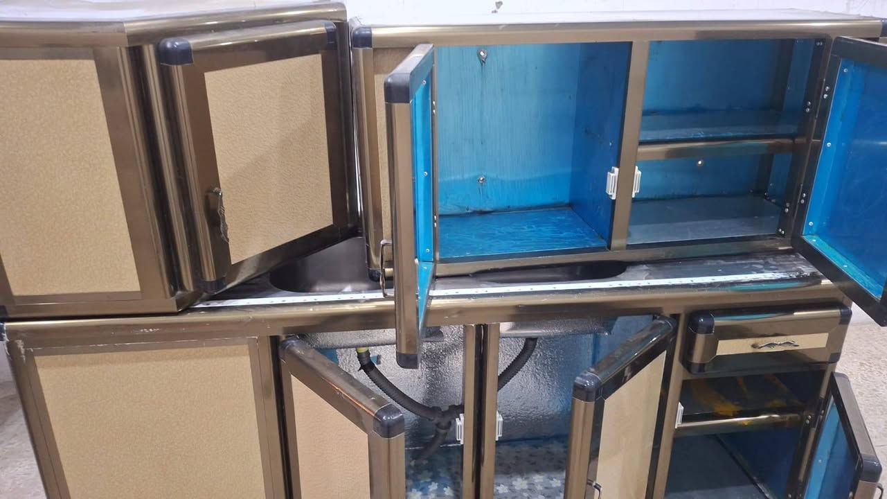 كونترات مستعمل نضيف سنك 
واحد قياس متر ونص 
الثاني مترتين 

كوفه حي ميسان قرب جوهره العرب *********** النجف, العراق
