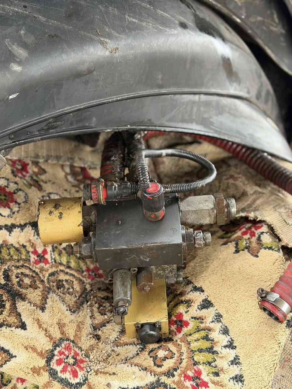 سلام عليكم للبيع جكات ً وجاملغات بلاستك ٤ و كنترول مال جاكات ثنين للسفسار ***********
شرط كلهن شغالات المكان البصره
