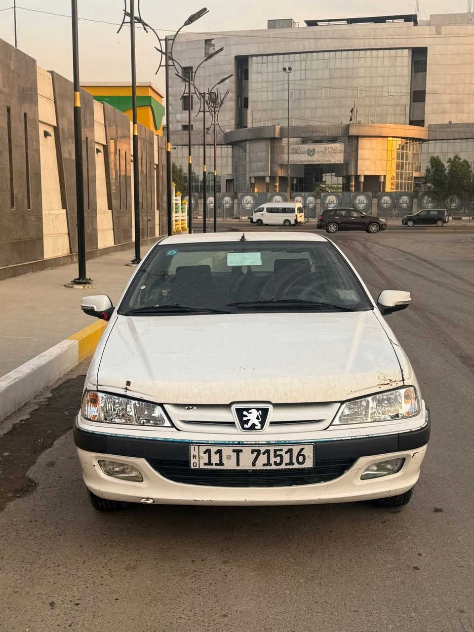 السلام عليكم بيجو بارص 2018
السياره مكفوله عدا جاملغ الامامي صفحة السايق 
كير مكينه صدر تبريد مكفولات 
السياره رقم بغداد دولي سنويه 2030
السعر 62 وبها مجال لشراي يتصل *********** مكاني بغداد
