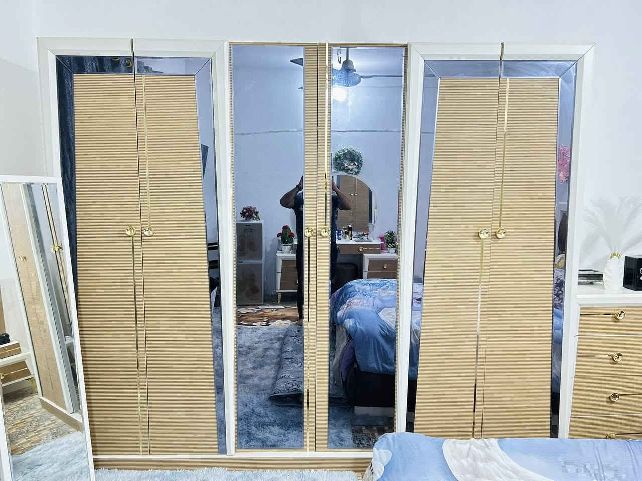 سلام عليكم غرفت نوم تركي جديده بمعنه الكلمه ماصرالها هواي من ماخذيها بس لغرض سفر سعر(( مليون و400))وبيها مجال/‭ 0787 187 5781‬
