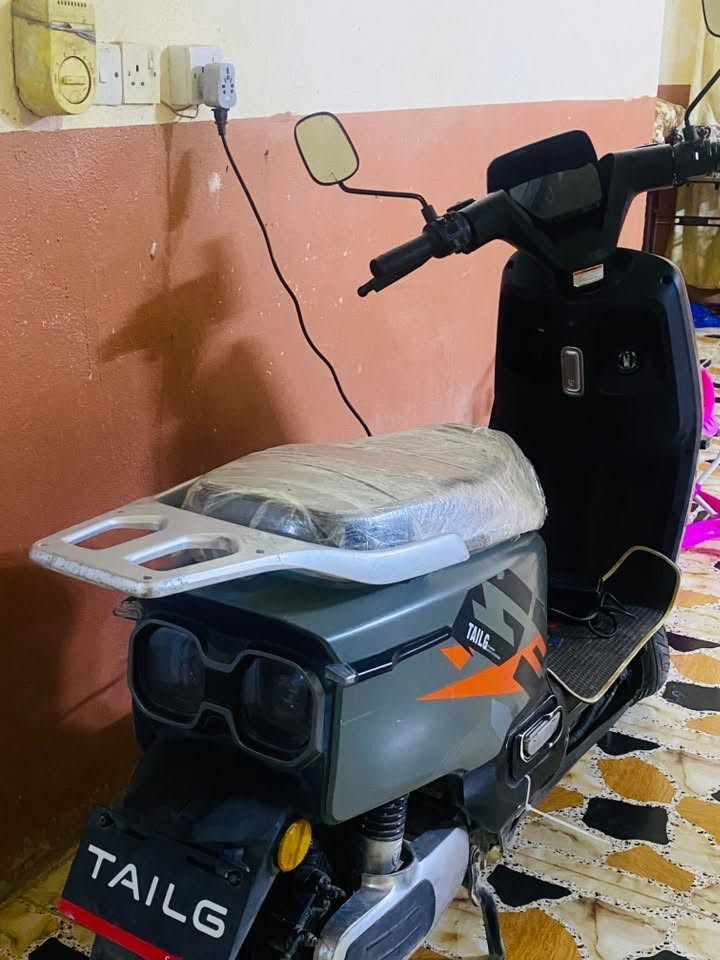مأطور الريان شرط تحت الفحص مابي اي نقوصات بس هاي الضربه بل صفحه مثل ماموضحه بل صورة شراي هاذ رقمي ارد واتساب فقط /***********
الصندوق موجود
