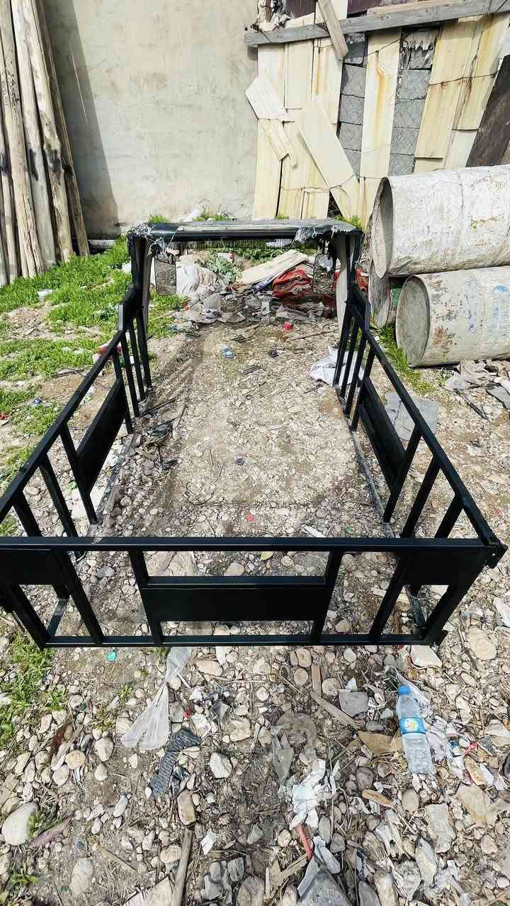 جنج سليمانيه للبيع ويا المرايات
مكاني كركوك سعر 100 فقط الي شراي يخابرني 
***********
