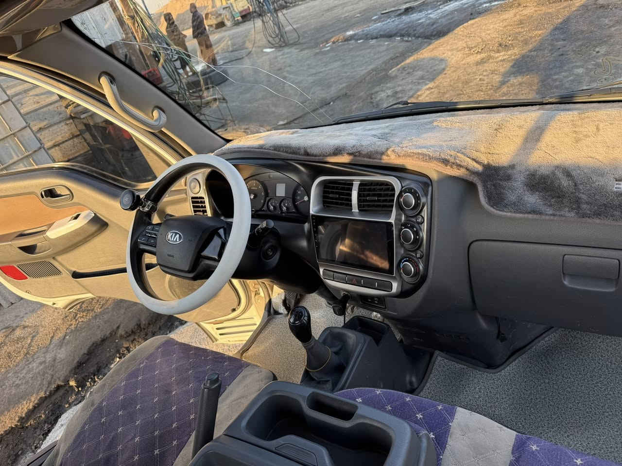 السلام عليكم للبيع كيا بنكو فحل موديل 2022 لسياره جاهزه للعمل محوره 14وستد27 ورقم بغداد انكليزي وبأسمي مكاني واسط الكوت قضاء الحي الصور واضحه وفيديو موجود بل نشر للاستفسار اتصل على الرقم....   
***********         ***********
