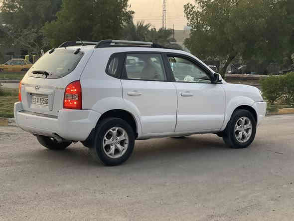 بسم الله الرحمن الرحيم 
توسان 2009 خليجي رقم بغداد انكليزي وهزه جديده باسمي تحول شرط فتحت سقف مكينه 2000 جديده كير مكفول تخم تاير تبريد ثلج تدفئه شغاله صدر امامي خلفي جديد لوك
السياره جاهزه بدون نقص الحمدالله بيه ضربه باب الصدر ولي وراه فقط ولباقي مكفول من صبغ وتبديل وسونار مرفق بل صور مكاني البياع المواصلات السعر 102 وبيه مجال 
رقمي *********** اي ستفسار اتصل وبخدمتك
