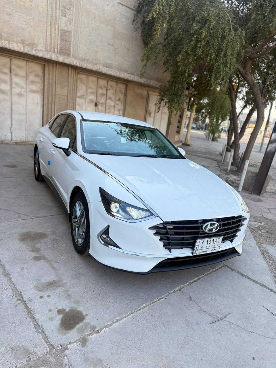السلام عليكم للبيع او مراوس 

هيونداي سوناتا  2020  خليجي 
ـــــــــــــــــــــــــــــــــــــــــــــــــــــــ
مواصفات /👇

مكينة 2000 دوش

مواصفات نص فول معروفة 

لايتات كلها لد 

گير دگم 

هاند بريك كهرباء 

اوتو هولد 

رادار امام تفاعلي مع السيارة الي امامك

مثبت سرعة ذكي مع السيارة الي امامك

مانع تصادم 
 
لايتات اوتو 

اوتو ستارت ستوب 

رادار المحافظة على خط السير 

فول تحكم ستيرن 

شاشة ابل كار بلي اندرويد اوتو  

شاشة اعطال 
 
درايف مود 4 وضعيات قيادة
 
( NORMAL / SPORT / COMFORT / COSTM )

وبعد بيها مواصفات

ماشية 77

رقم بغداد 

حادثها/3رصعات فقط وبيها صبغ بل دعاميه الخلفية على كد شبر
ــــــــــــــــــــــــــــــــــــــــــــــــــــــــــ
السعر / راسني على الخاص للبيع  او مراوس حسب القناعه
ــــــــــــــــــــــــــــــــــ
مكانها/ بغداد الكراده
ـــــــــــــــــــــــــــــــــــــ
للاستفسار الاتصال
***********
