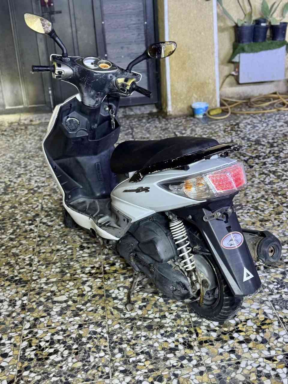 سلام عليكم سكنس فحل نوزل خطين دراجه كامله كلهه شغاله مابيه نقص شلعه ومعدل كهربائيات دبلات شلعه معدل خير من الله نكره بكل وقت مابيهه نقص السعر ٦٥٠ مكاني البلديات
***********
