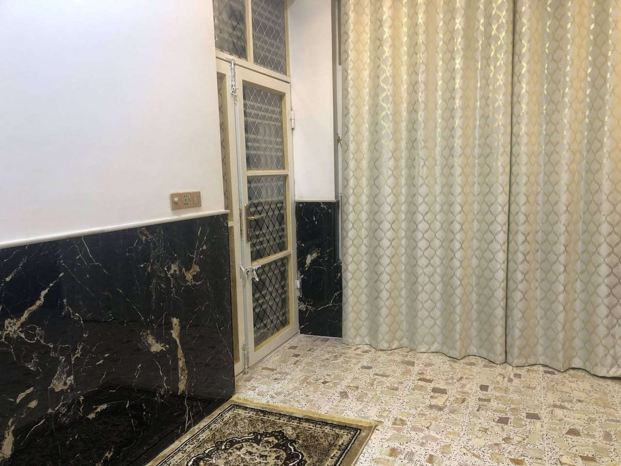 دار للبيع 150 م زراعي زراعي خدمات كامله
العنوان المشتل  شارع المدارس مقابل مركز التموينية واجهة 7.5 نزال 20 بناء جديد 2023 طابقين 
4 غرف نوم 
حمام 2 
استقبال 3.5*7
صاله 5 م 
كراج سيارة 5.25 م

مطبخ 3.25*5م 

الطابق الارضي كامل وجاهز 

الطابق الثاني محتاج بياض وكاشي وكهرباء  للاستفسار الاتصال على الرقم *********** الي يشتري يتصل اعتذر عن الرد بالتعليقات مكلف بالنشر
