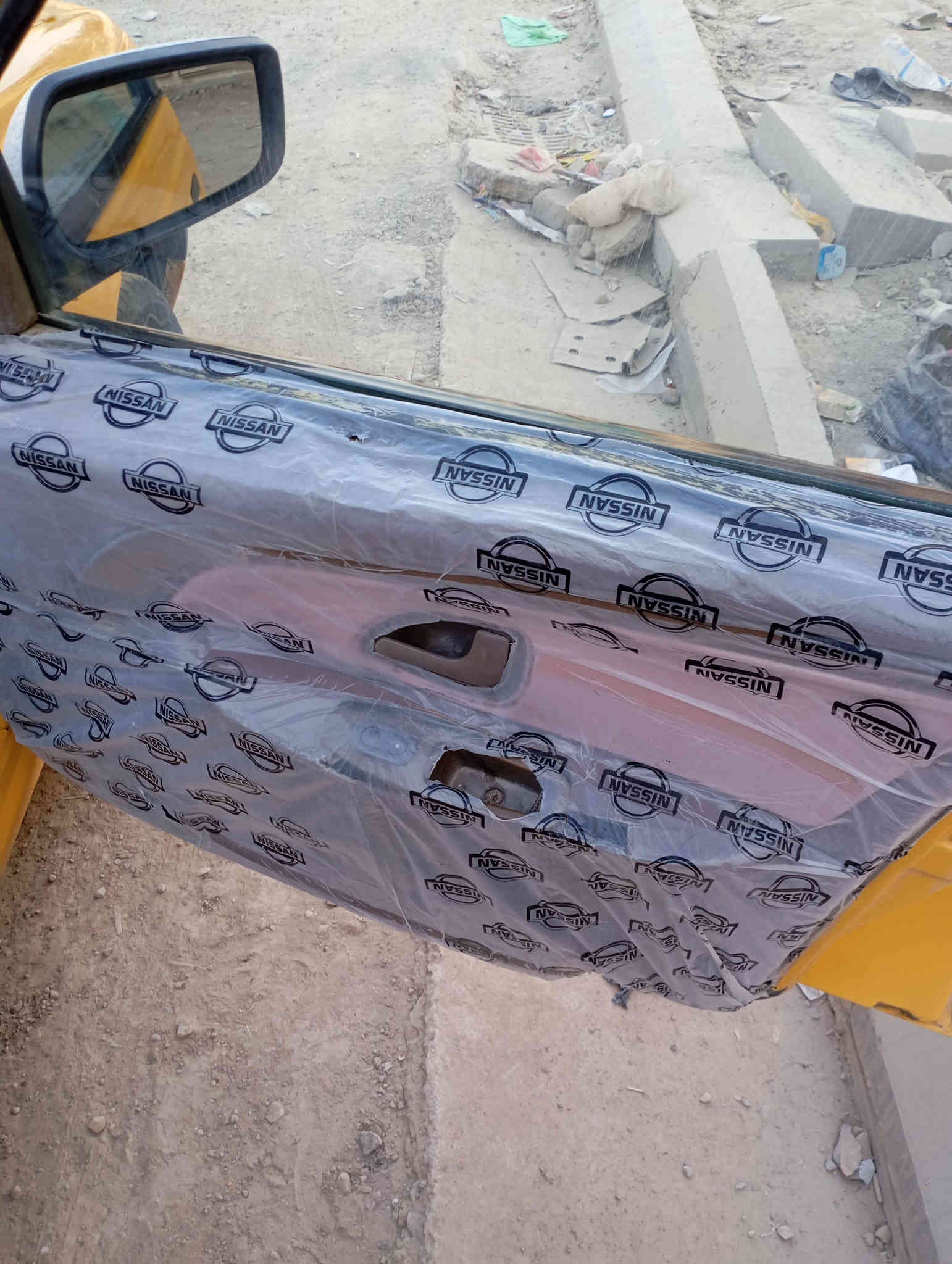 السلام عليكم بيجو ٤٠٥ موديل 13 سيارة نضيفة كير محرك خير من الله  شادلة منضومة غاز  سنوية ساقطة ب٢٠٢٤ شهر ١٢  مصبوغة جمالية اثر جراد شواصي كشر مكفولات نقص تبريد وبوربرن امامي سعرها ٣٥ وبيه مجال قليل وترهم مراوس مكاني واسط الحي ***********
