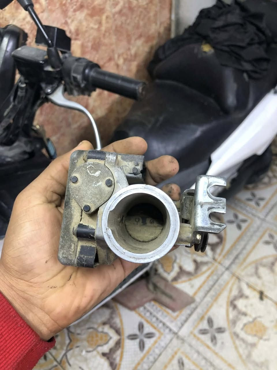 اجويتر ما امصلح  الديوانيه مركز  السعر ***********
