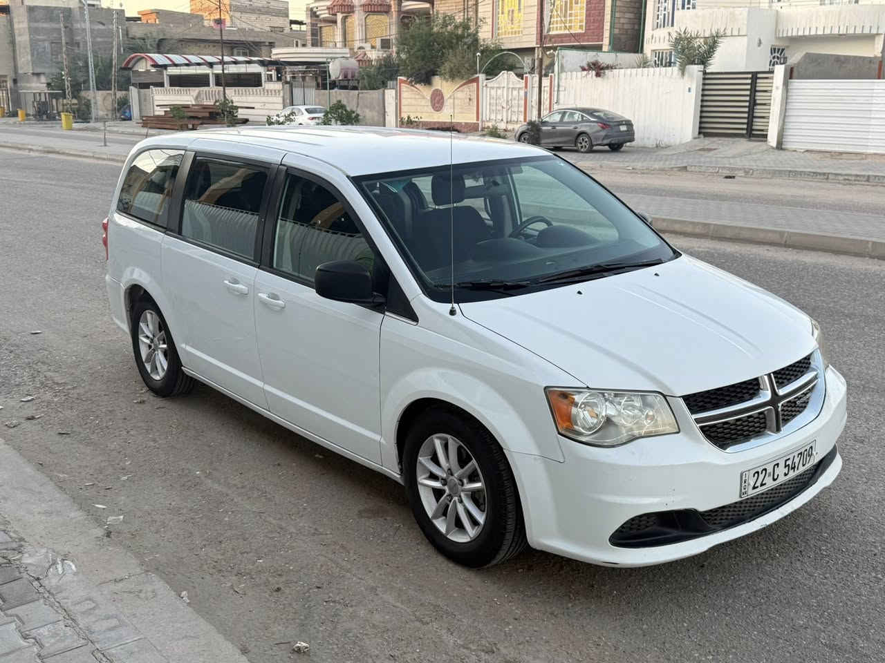 دوج كرفان 2018 / 7 راكب 
تبريد 3 قطع . منظومه كامله جديده 
حادث جاملق خلفي . فقط بدون دواخل
وبيها قطعتين امامي .. سونار مع الصور 
مكينه وكير جدد مشدودات . 
رقم اربيل سنويه لل 2030 مجدده 
تحويل وكاله حاظرين .. حداده جديده كله
تايرات حلوات . دواخل جديده . 
كامله وجاهزه كله وبالعافيه ع الياخذها
طبعا السعر مناسب جدا 
السعر : 148 وبيها مجال 
هاتف :  *********** 
العنوان : القبله معرض الرافدين 
خابرني وبخدمتك يوجد مراوس وبيع 
.
