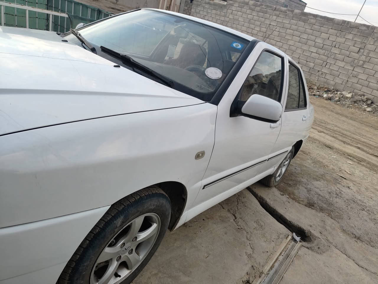 السلام عليكم
سيارة كوين موديل 13  للبيع السيارة بأسمي سنويه وارقام جديدة  السنويه اليوم استلمتها وارقام يومين اشدها ان شاء الله السيارة تدفئه.     والتبريد شرط ثلج السيارة ماشيه 80 فقط كلها وضع شركه طخم تاير جديد بيها بداية صرف 
والباقي كلا شرط.   السعر 45 الشراي يتصل ع  ***********
