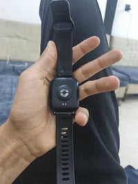 Redmi Watch 5 Active ساعه للبيع مع ملحقاتها كيبل شحن الخاص بيها مع الك...