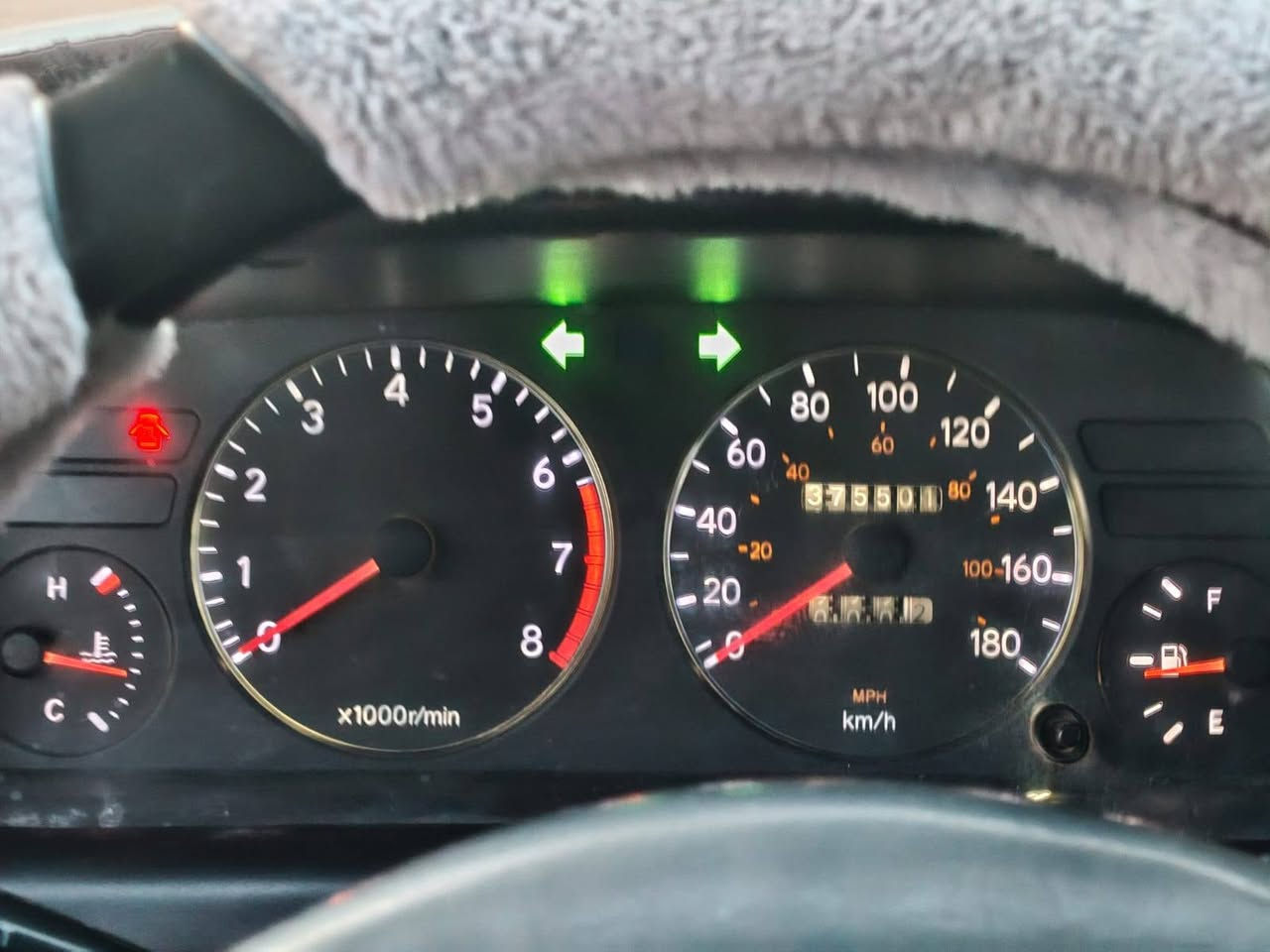 السلام عليكم 
كورلا موديل 95 رقم نينوى دولي سنويه لل31 شرط التحويل
كير محرك شرط صدر جديد طخم تاير جديد سياره بدون صبغ تدفئة تبريد كهربائيات كلها شغاله قفل مركزي السعر 58 وبيها مجال للاستفسار الاتصال على الرقم ***********
